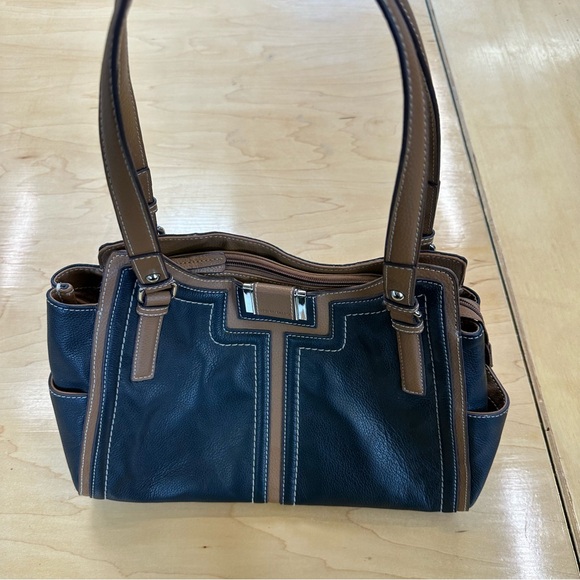 NWOT - Tignanello 100% Genuine Leather Shoulder Bag - Black/Brown - Picture 2 of 9